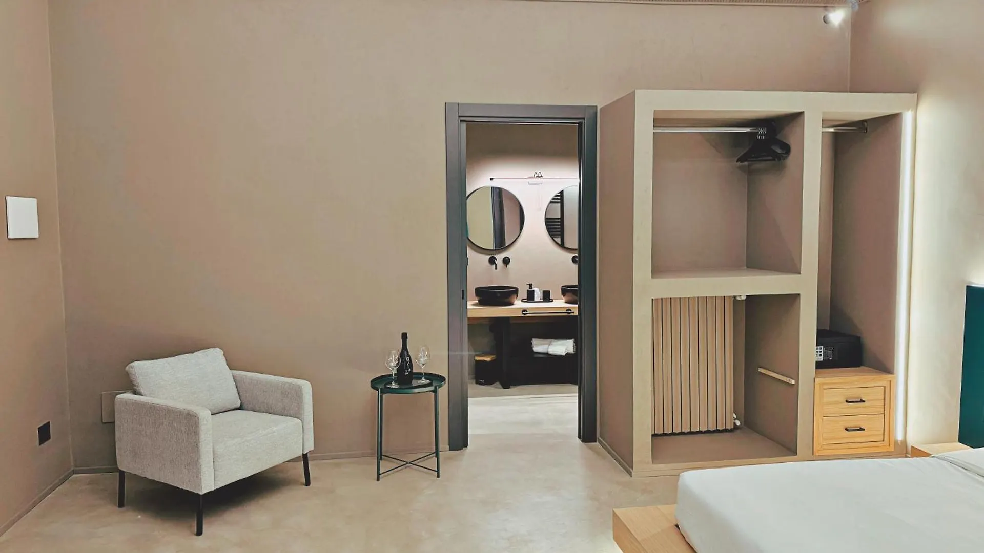 L'Opera - Camera Politeama Bed & Breakfast Palermo Italy